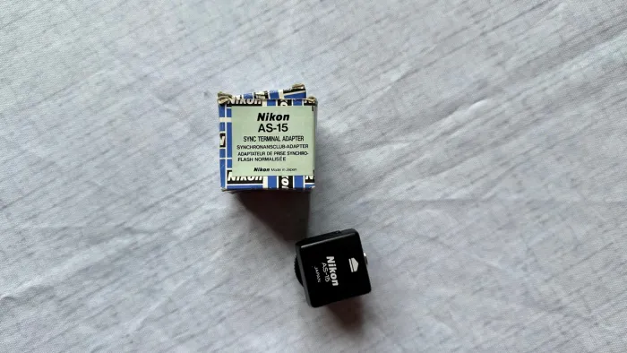Adaptador de Terminal de Sincronização Nikon AS-15