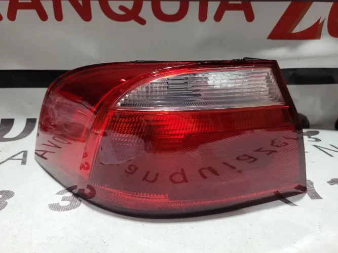 Lanterna traseira esquerda Voyage G6 G7 G8 Nova Similar