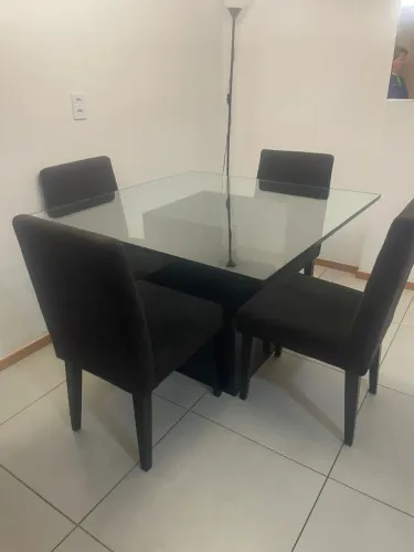 Mesa 1x1 tampo de vidro 19mm c 4 cadeiras