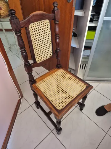 Cadeiras antigas reformadas