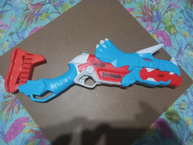 Lançador de dardos Hasbro Nerf DinoSquad Tricera-Blast. LEIA O ANÚNCIO