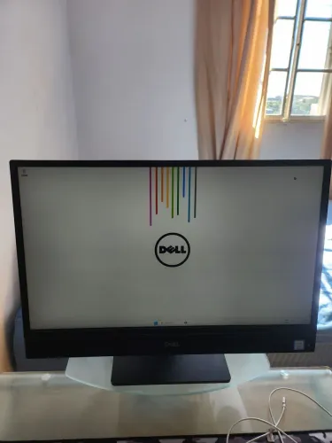 Troco Dell ALL In One Inspiron 3280 / I3 8145U / 1 Terá SSD / 20GB RAM DDR4 / Windows 11.