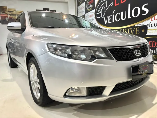 Kia Motors Cerato 1.6 16 V Flex Mec. 2011