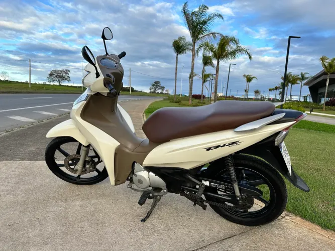 Biz 125cc Branca pérola impecável