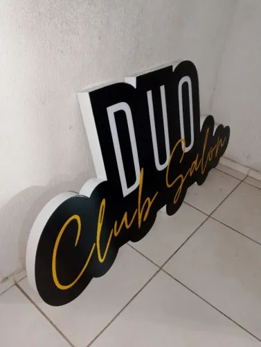 Produzimos placas luminosas.