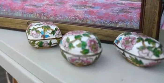 Decoração chinesa de metal esmaltada antigo