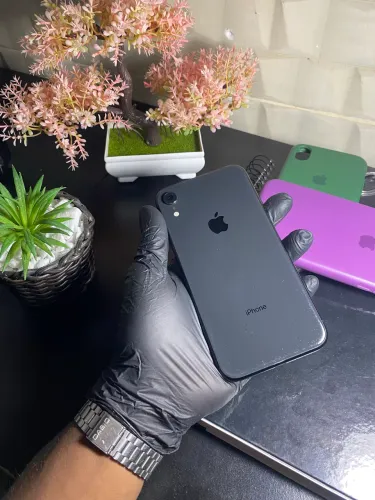 iPhone XR 128GB Preto