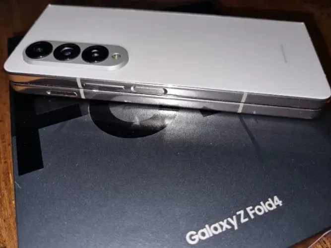 Samsung Galaxy Z Fold4 5G Dual SIM 256 GB creme 12 GB RAM