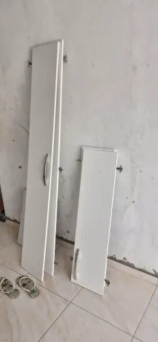 Guarda roupa infantil usado com avarias