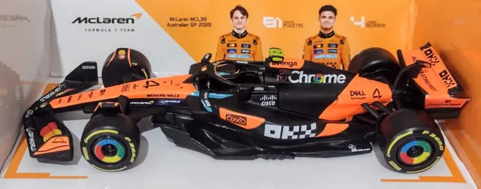 Miniatura Formula 1 Mclaren MCL39 Lando Norris World Champion 2025