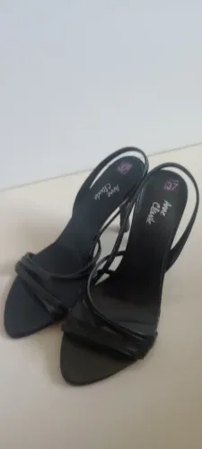 sandália sem nenhum uso