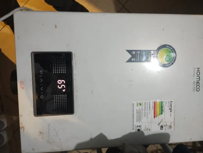 Vendo aquecedor a gás três unidades liga mais é para retirada de peças