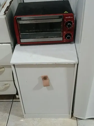 Forninho elétrico e armarinho
