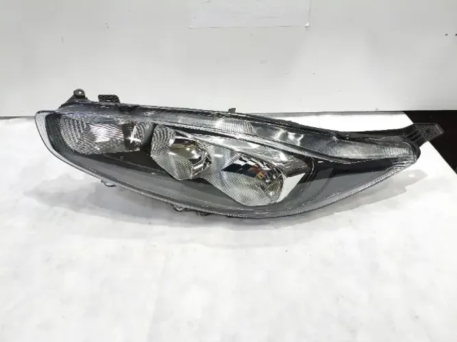 Farol esquerdo fume New fiesta 2013 2014 2015 a 2019 tyc