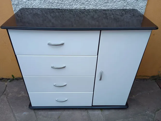 Cômoda Grande, em MDF.