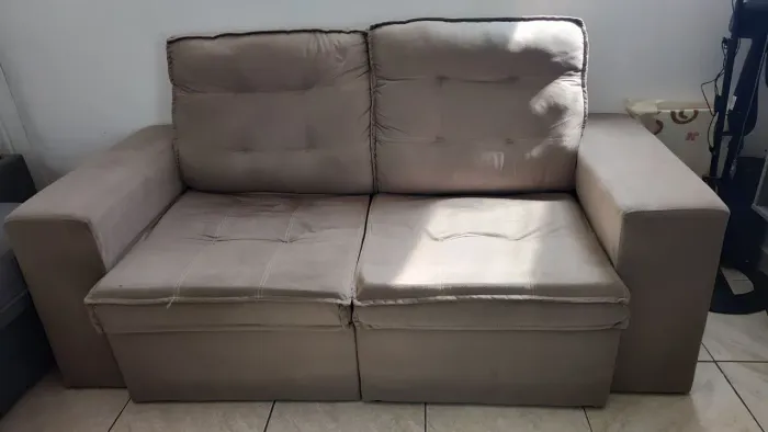 Sofá retrátil e reclinável