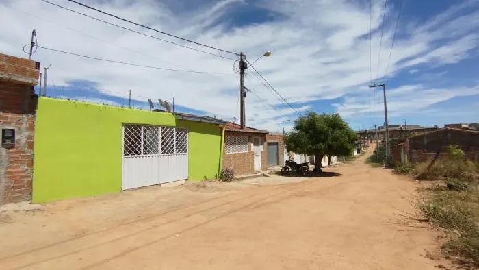 Casa com Area de lazer a venda