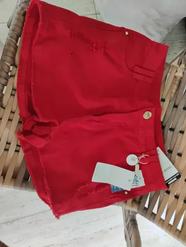 Roupas e sapatos diversos