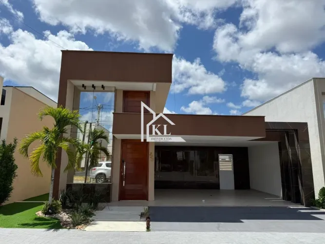 Vende-se linda casa com piscina no Cond. Central Park 2