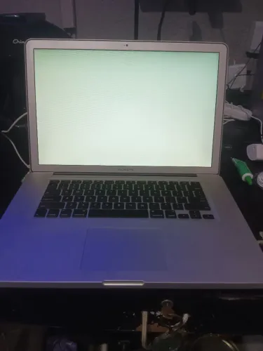 MacBook Pro 15 Polegadas Modelo A1286 (Ligando / Sem Sistema / Sem Fonte), LEIA ANÚNCIO <br>