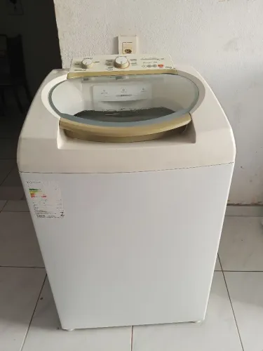 Vendo uma máquina de lavar roupa Brastemp 11 kg bem conservada funcionando