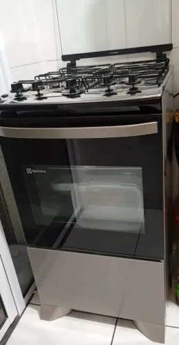 vende-se fogão novo com 3 mês de uso so