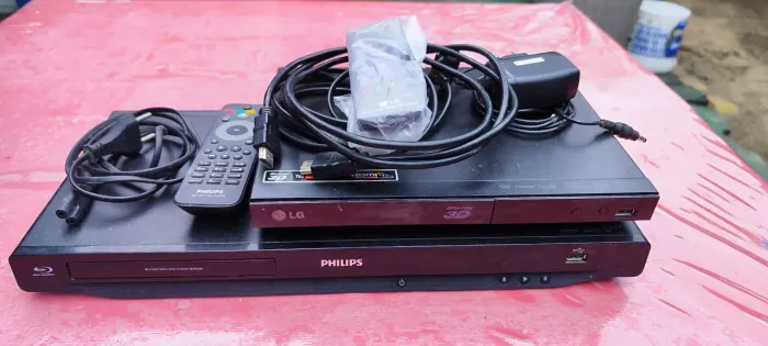 DVD PHILIPS e LG com defeito.