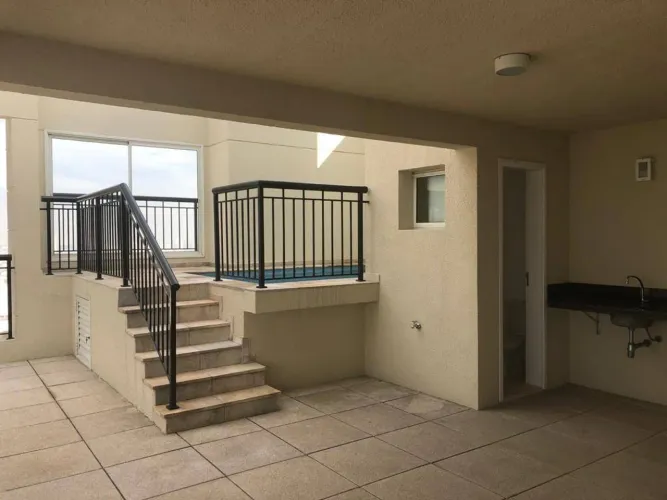Cobertura para locação, com 240m², 4 Dormitório (Sendo 1 Suíte), 4 Banheiros, Piscina Priv