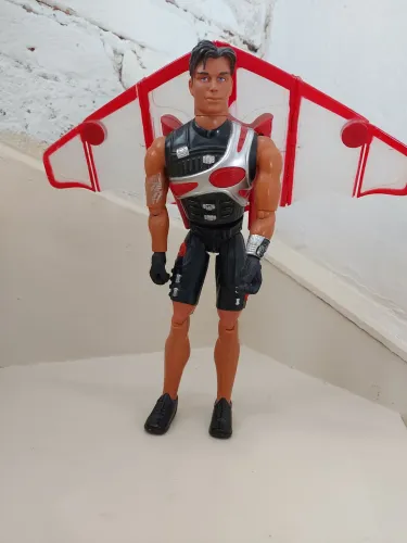 Boneco Max Steel com Aza Delta