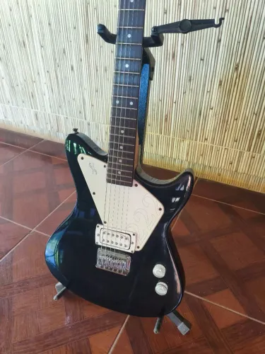 Guitarra First Act 222