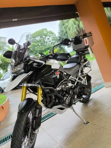 Triumph Tiger Rally Pro em excelente estado de conservação