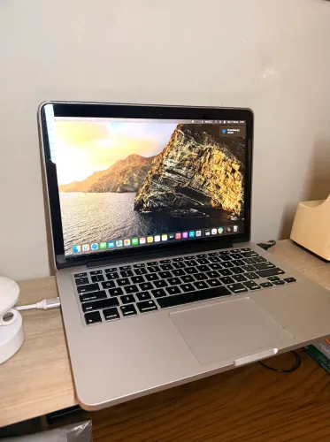 MacBook Pro Apple com carregador original
