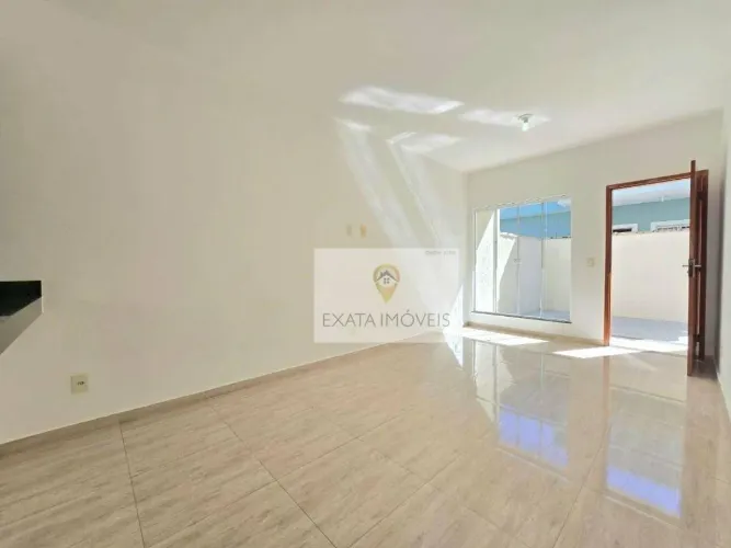 Casa 2 quartos com quintal, Extensão Serramar - Rio das Ostras/RJ