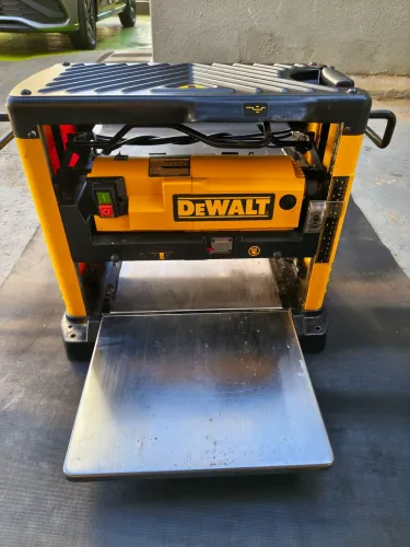Desengrossador de bancada DeWalt