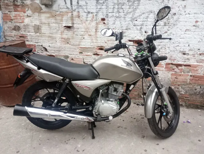Moto muito boa nada pra fazer 