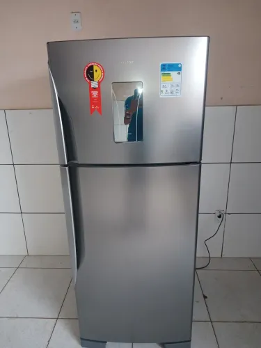 Geladeira Panasonic 435L funcionando perfeitamente gelando muito bem para sair logo