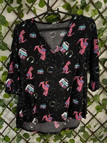 Blusa preta estampada