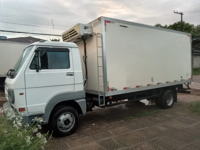 Caminhão extra sem detalhes 1 de tudo