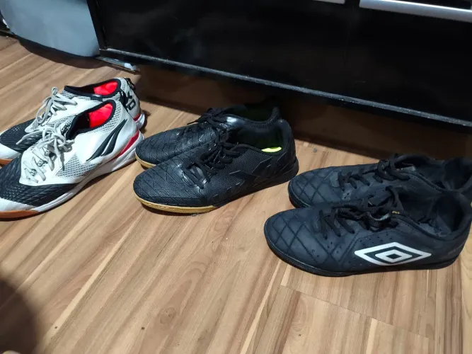 3 pares de futsal número 40 (pênalti, umbro e OXN )