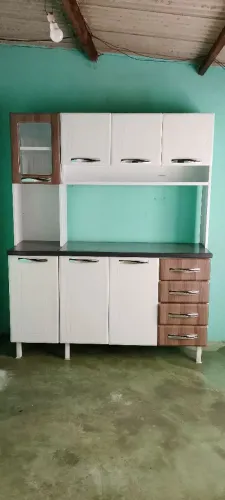Armário de metal semi novo