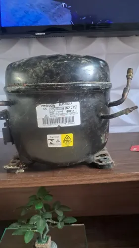 Compressor / Motor Para Geladeira Embraco Egas 80clp 127v R600a