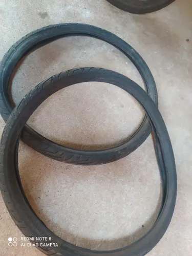 Vendo este pneu de bicicleta usei um mês aro 24