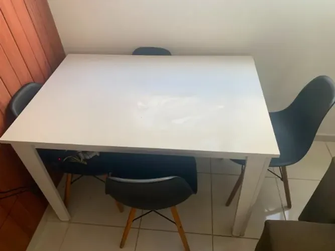 Mesa de Jantar + Cadeiras
