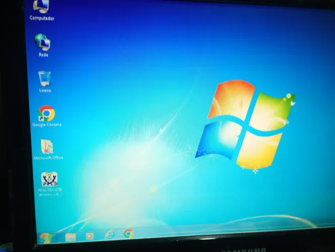 CPU Positivo Intel Dual Core 3 Gigas de RAM
