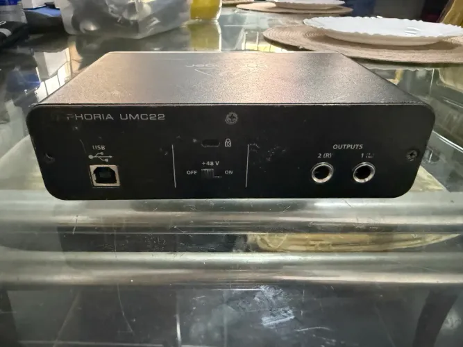 Placa de áudio Behringer UMC22