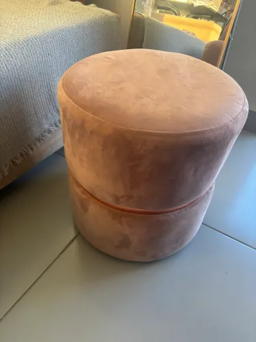 Puff camurça super conservado