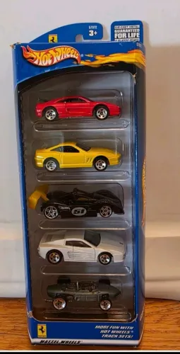 Hot Wheels Ferrari com 5 miniaturas - anos 2000