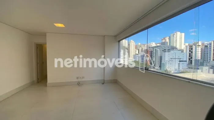 Funcionários: Apartamento com 2 suítes, lazer e portaria 24h