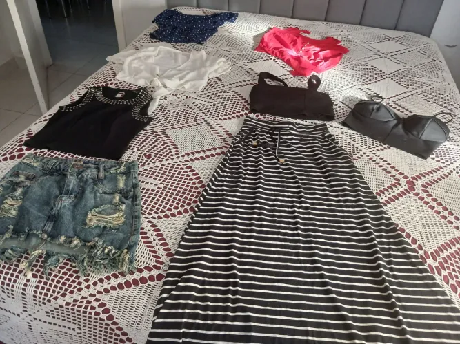 Lote roupas femininas