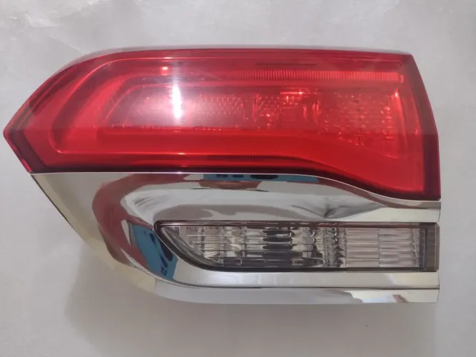 Lanterna Traseira Direita Jeep Grand Cherokee 